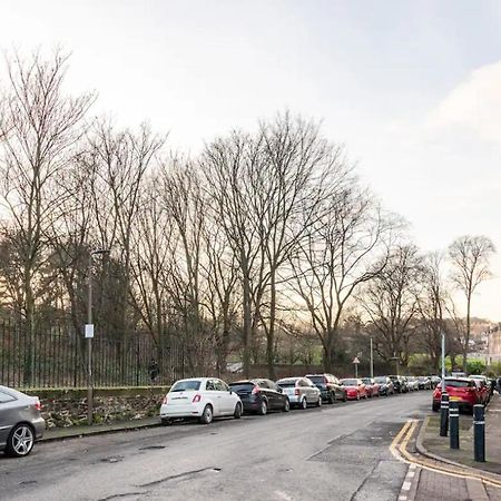 Holyrood Park: Lush & Arty 2 Double Bed Flat Apartment เอดินบะระ ภายนอก รูปภาพ