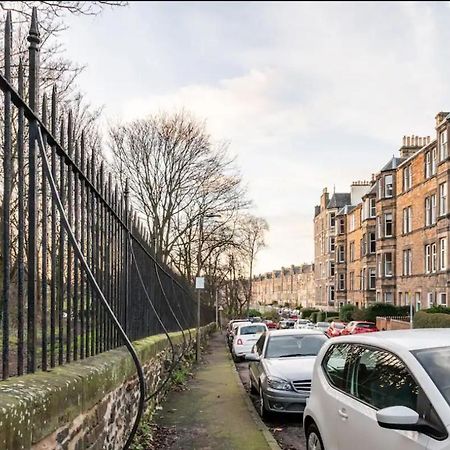 Holyrood Park: Lush & Arty 2 Double Bed Flat Apartment เอดินบะระ ภายนอก รูปภาพ
