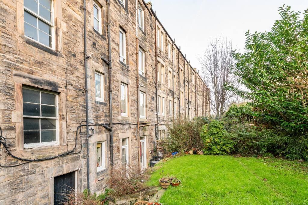 Holyrood Park: Lush & Arty 2 Double Bed Flat Apartment เอดินบะระ ภายนอก รูปภาพ