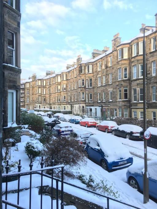 Holyrood Park: Lush & Arty 2 Double Bed Flat Apartment เอดินบะระ ภายนอก รูปภาพ