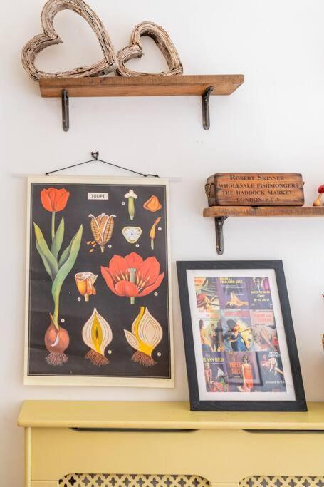 Holyrood Park: Lush & Arty 2 Double Bed Flat Apartment เอดินบะระ ภายนอก รูปภาพ