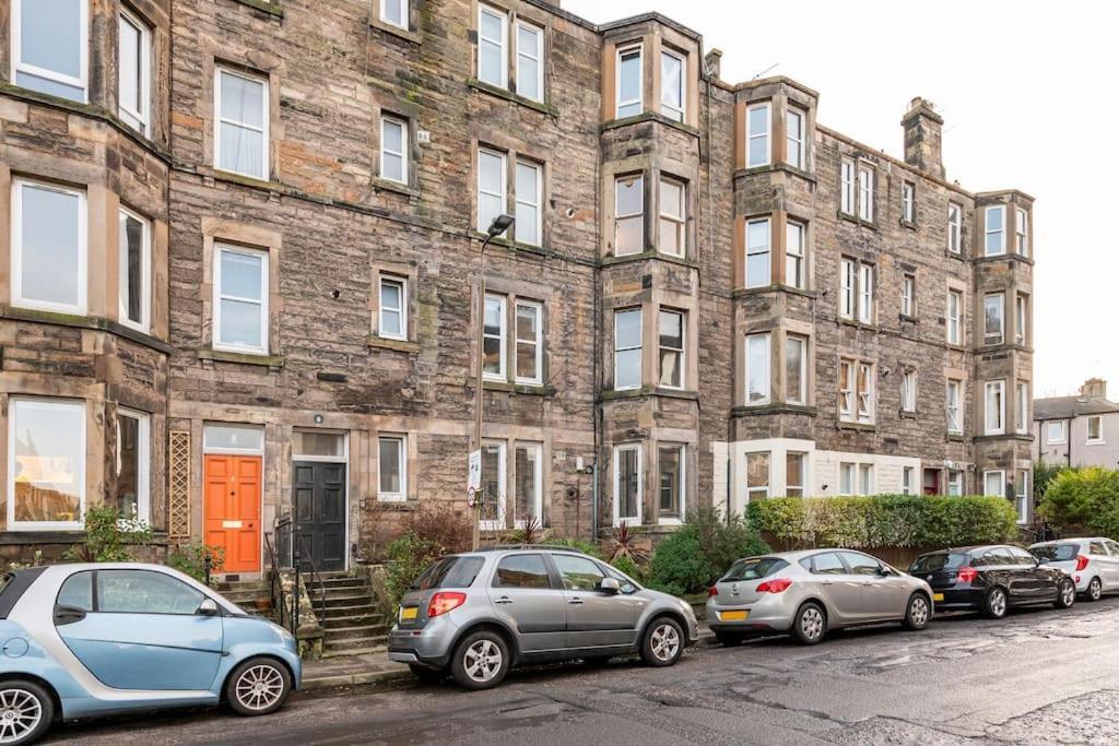 Holyrood Park: Lush & Arty 2 Double Bed Flat Apartment เอดินบะระ ภายนอก รูปภาพ
