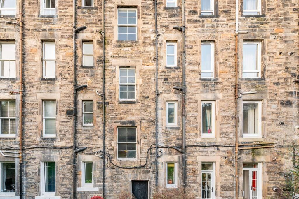 Holyrood Park: Lush & Arty 2 Double Bed Flat Apartment เอดินบะระ ภายนอก รูปภาพ