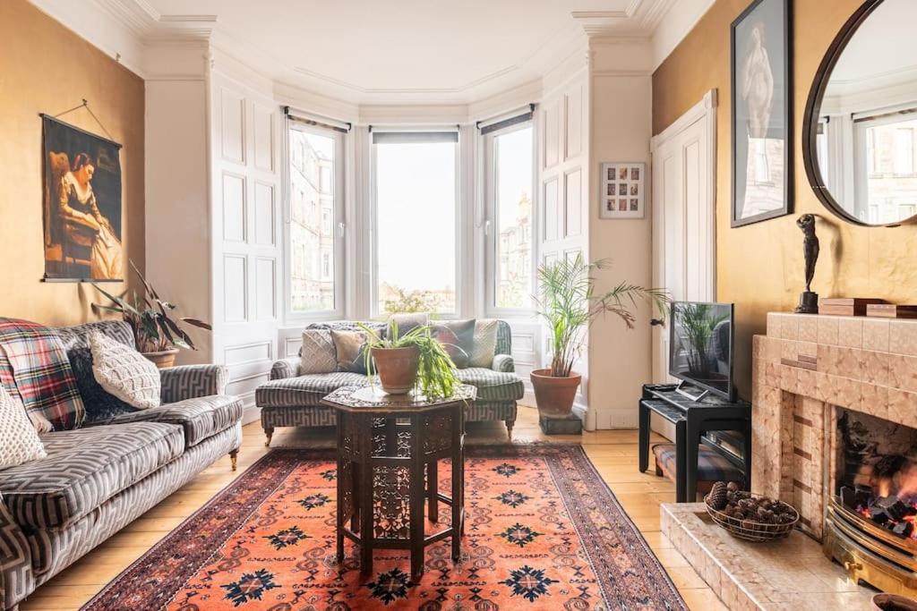 Holyrood Park: Lush & Arty 2 Double Bed Flat Apartment เอดินบะระ ภายนอก รูปภาพ